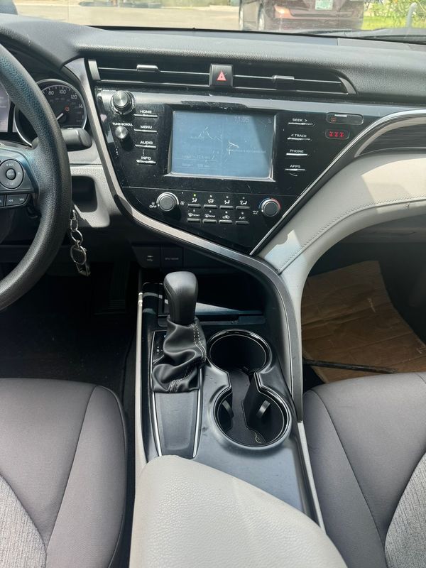 Thumbnail 5 of 2018 Toyota Camry LE